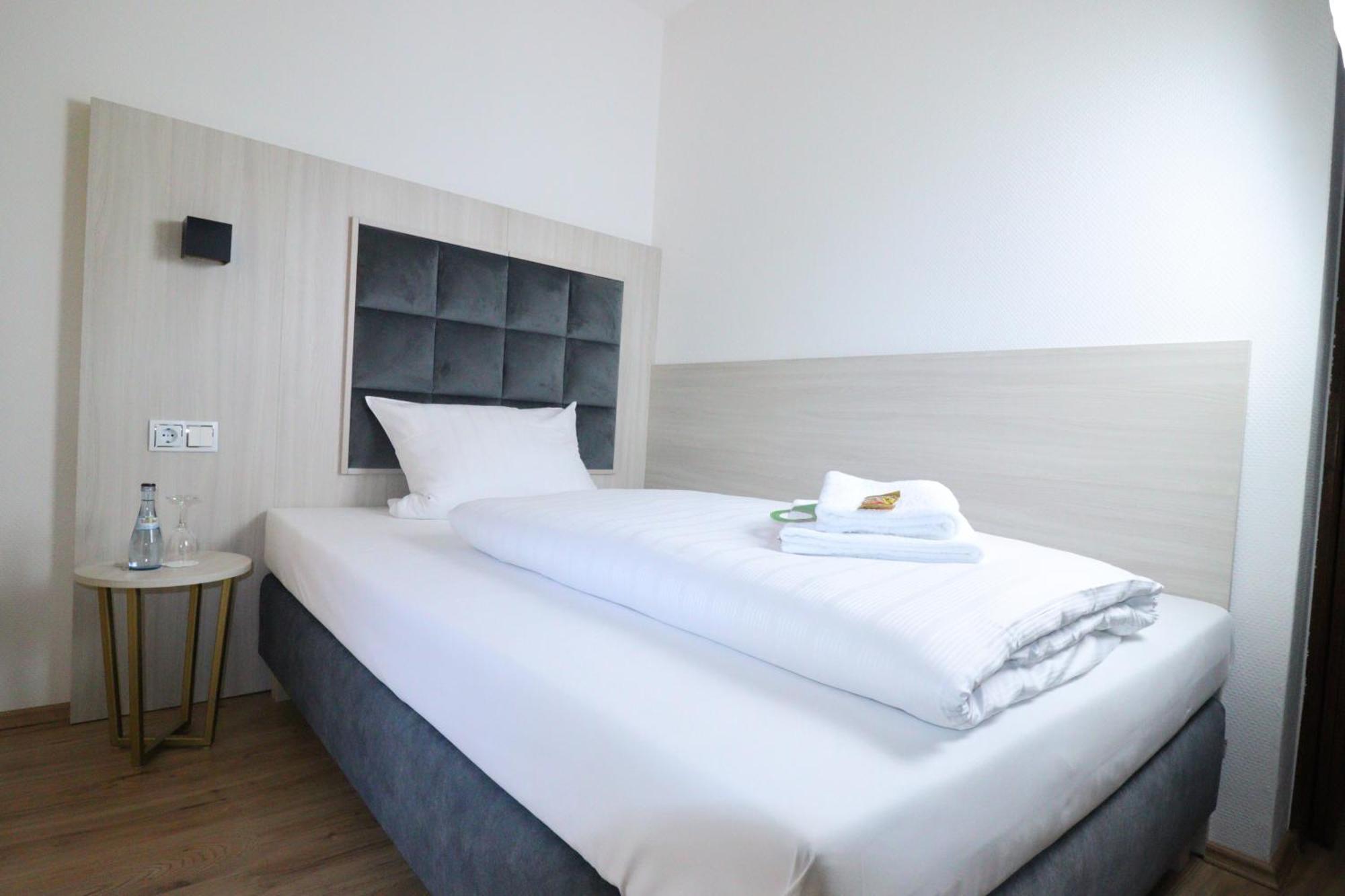 Hotel Kurparkblick Bad Bergzabern Kültér fotó