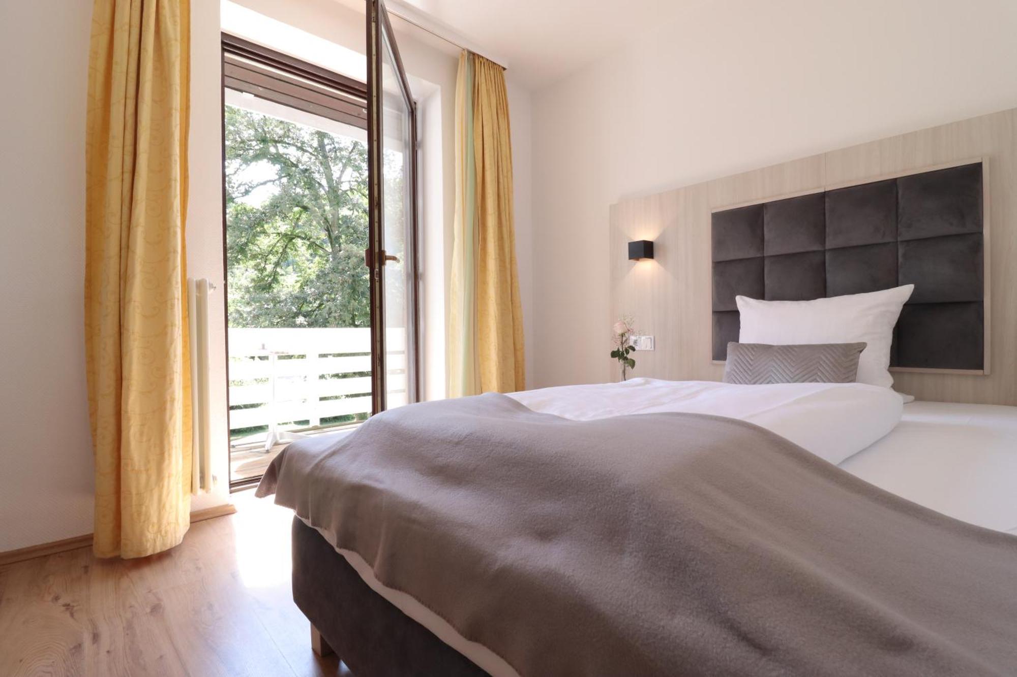 Hotel Kurparkblick Bad Bergzabern Kültér fotó