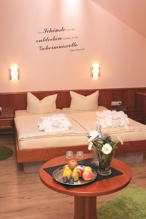 Hotel Kurparkblick Bad Bergzabern Szoba fotó